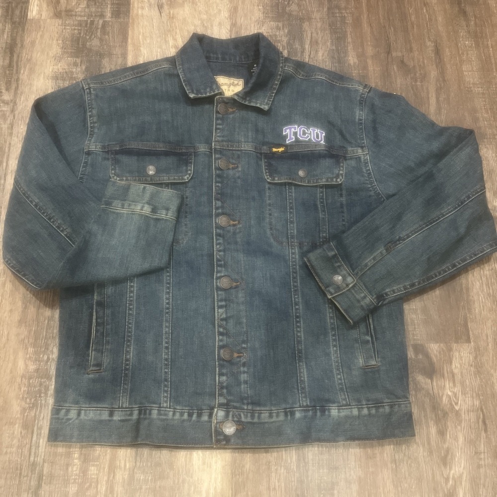 NEW-Wrangler~MEDIUM~Men's Blue Jean Jacket TCU Logo Button Front Pockets